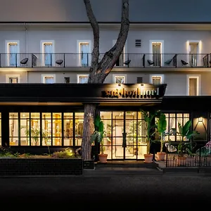 Vagabond 3*, Riccione Italië